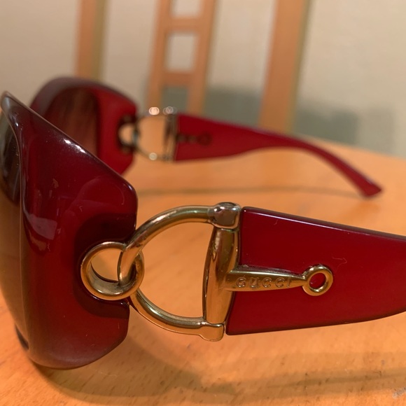 Authentic GUCCI oversized red sunglasses - Picture 2 of 7